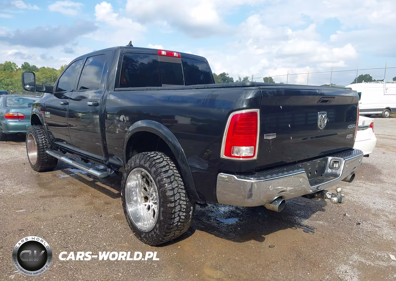 2018 Ram 1500 Laramie 4X4 6'4 Box VIN:1C6RR7VM9JS254398 - 3
