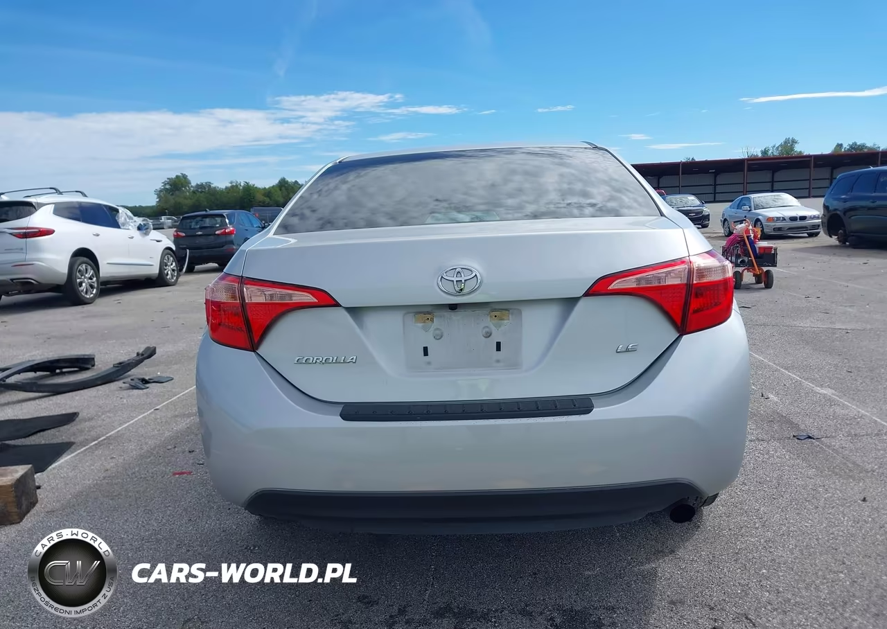 2019 Toyota Corolla Le VIN:5YFBURHE6KP881930 - 17