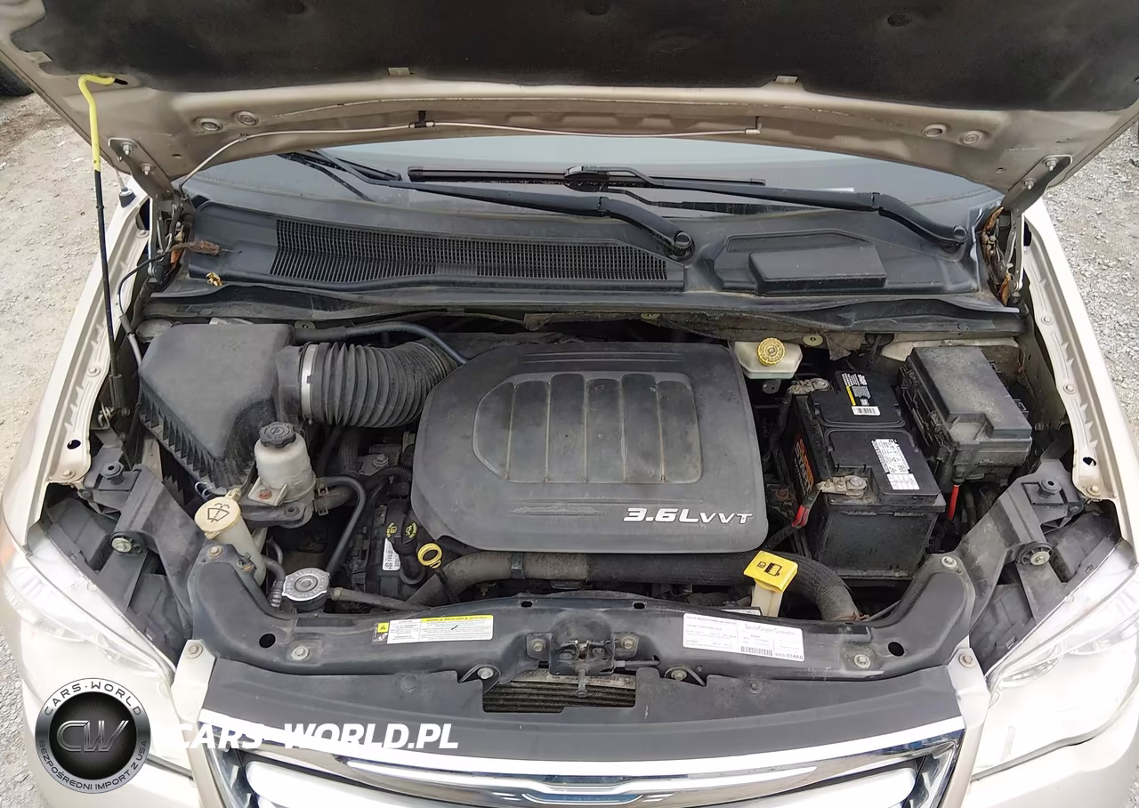 2013 Chrysler Town & Country Touring VIN:2C4RC1BG2DR559267 - 10