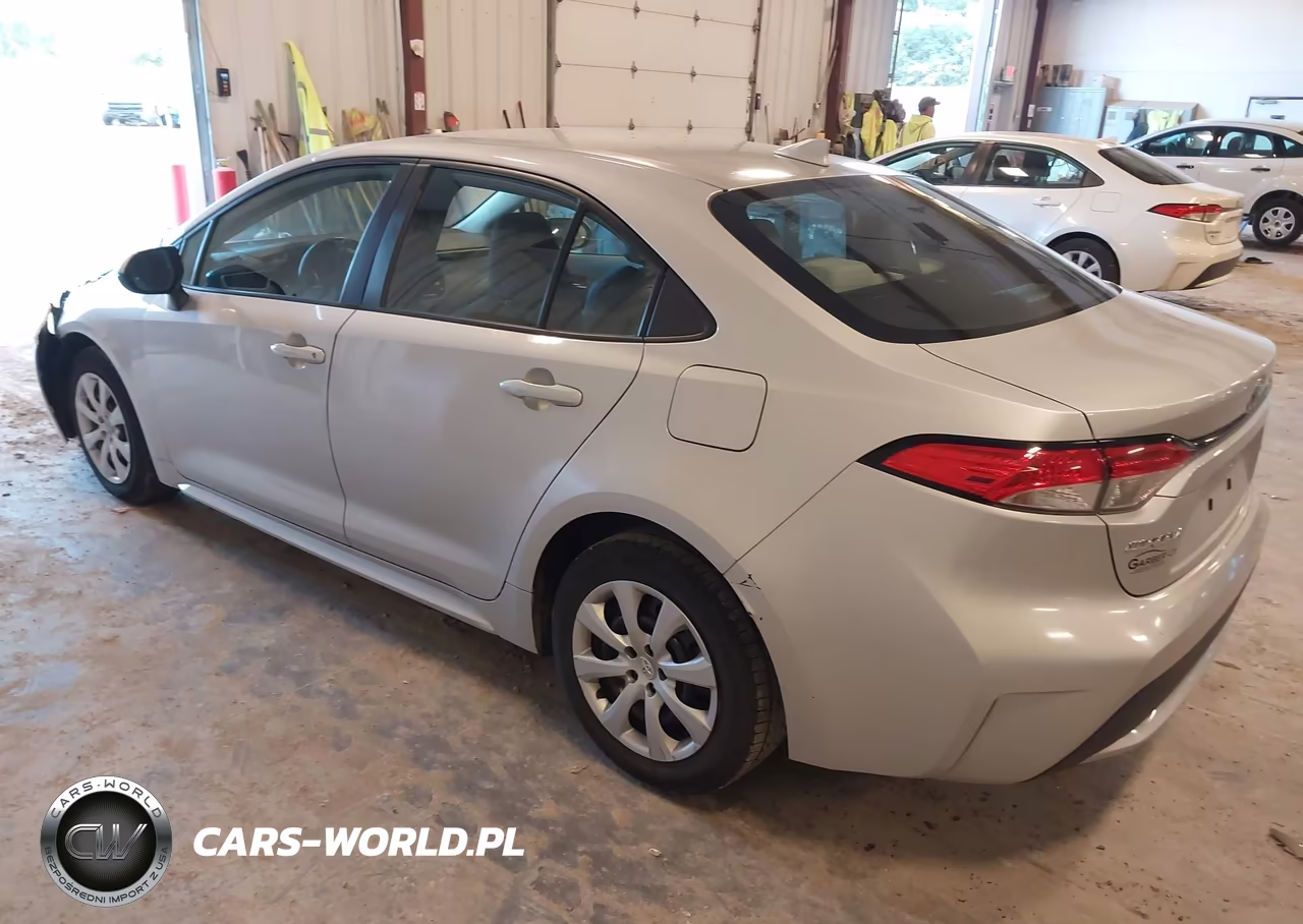 2020 Toyota Corolla Le VIN:5YFEPRAE2LP121641 - 3