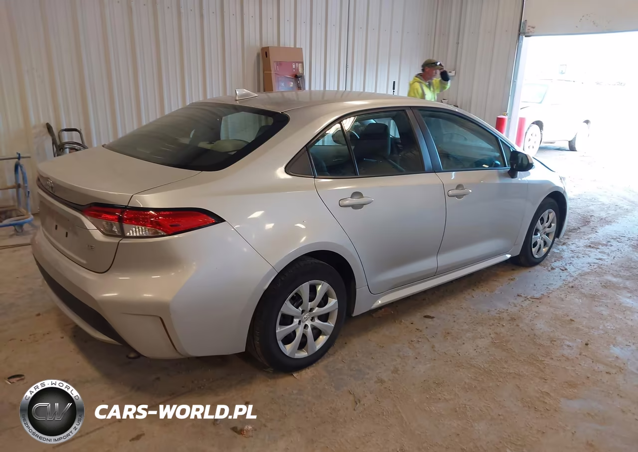 2020 Toyota Corolla Le VIN:5YFEPRAE2LP121641 - 4