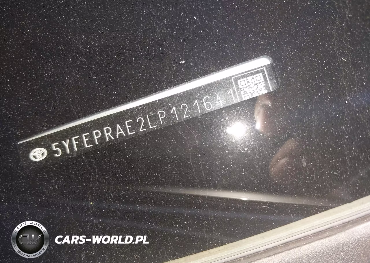2020 Toyota Corolla Le VIN:5YFEPRAE2LP121641 - 9