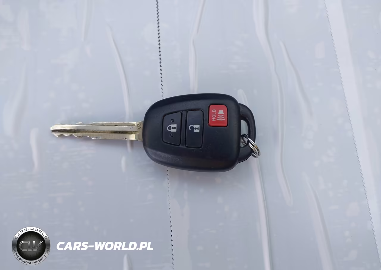2012 Toyota Prius C Two VIN:JTDKDTB35C1025657 - 11