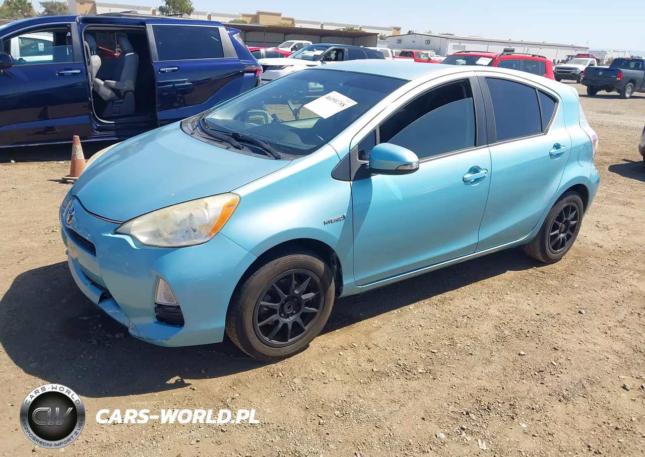 2012 Toyota Prius C Two VIN:JTDKDTB35C1025657 - 2