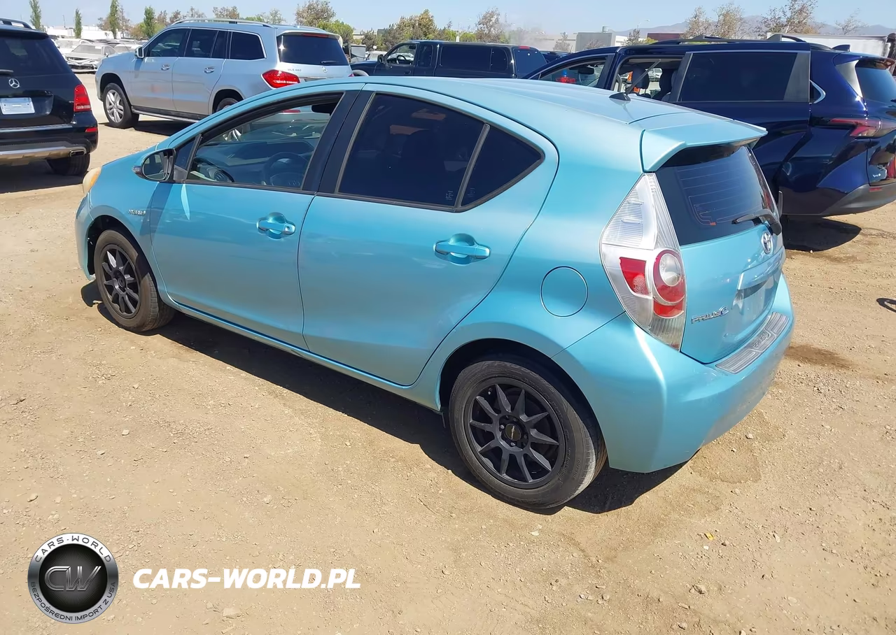 2012 Toyota Prius C Two VIN:JTDKDTB35C1025657 - 3