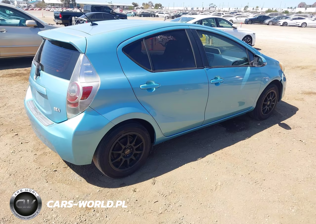 2012 Toyota Prius C Two VIN:JTDKDTB35C1025657 - 4