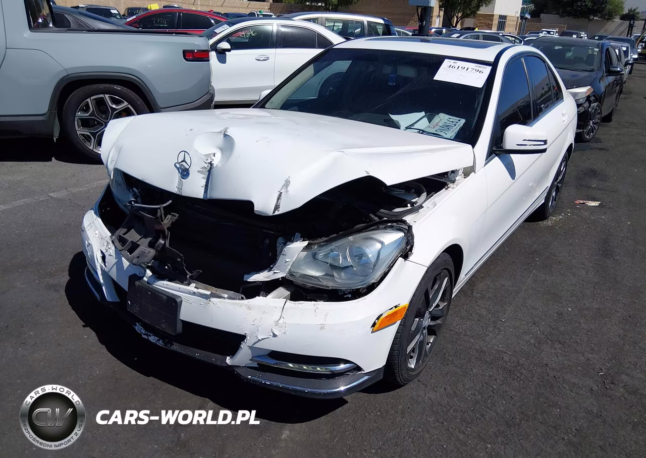 2014 Mercedes-Benz C-Class C 250 Luxury VIN:WDDGF4HB4EA952937 - 2