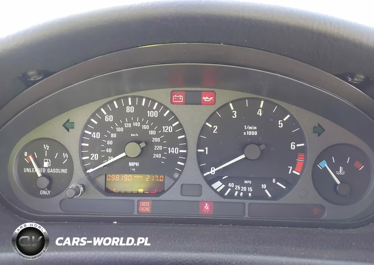 1997 BMW 318Is VIN:WBABE8325VEY31216 - 7