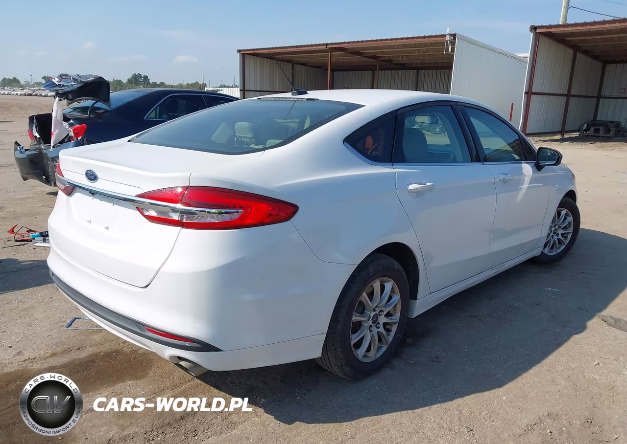 2017 Ford Fusion S VIN:3FA6P0G7XHR231725 - 4