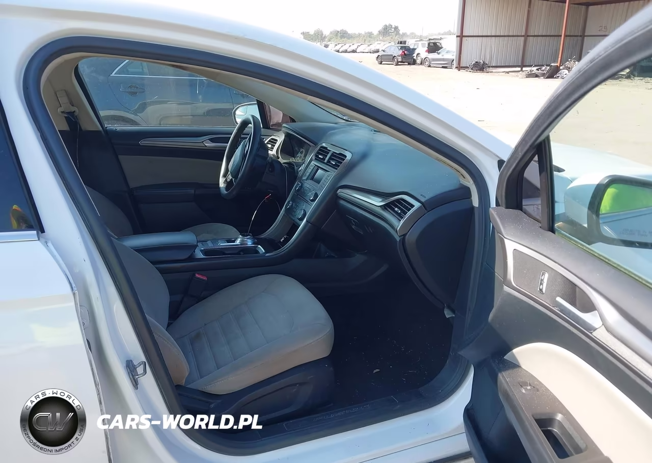 2017 Ford Fusion S VIN:3FA6P0G7XHR231725 - 5