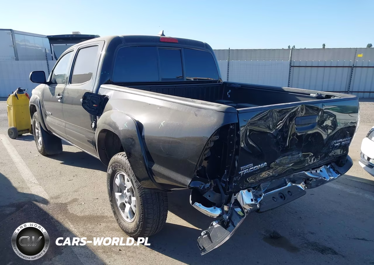 2014 Toyota Tacoma Prerunner V6 VIN:3TMJU4GN5EM160946 - 3