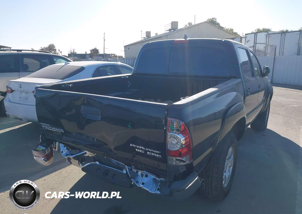 2014 Toyota Tacoma Prerunner V6 VIN:3TMJU4GN5EM160946 - 4