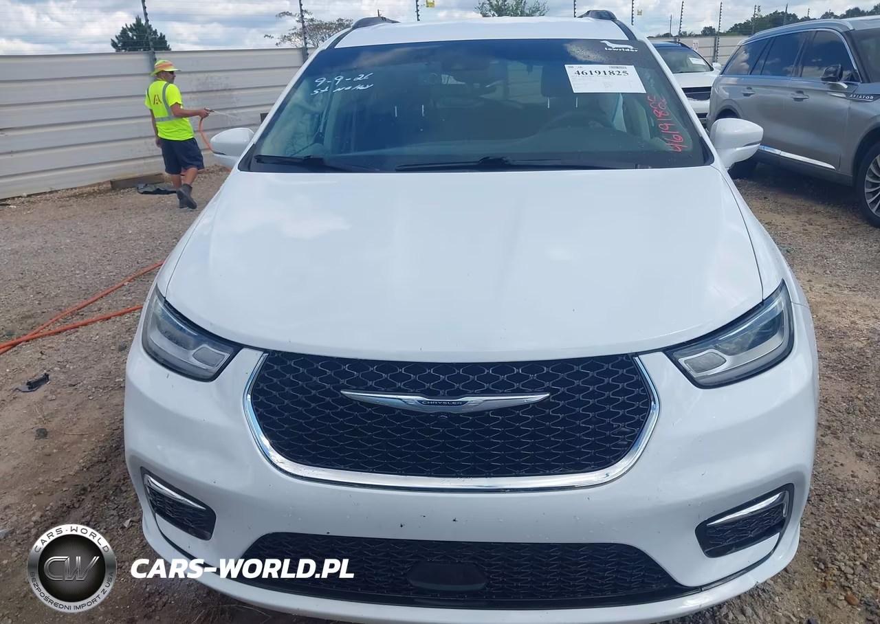 2022 Chrysler Pacifica Touring L VIN:2C4RC1BG8NR112895 - 13