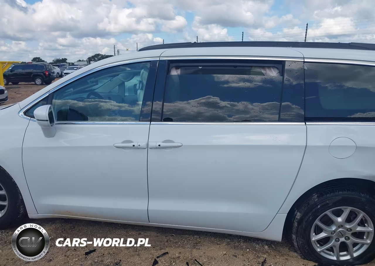 2022 Chrysler Pacifica Touring L VIN:2C4RC1BG8NR112895 - 15