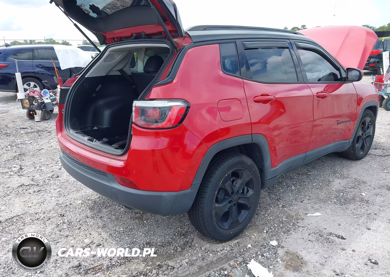 2019 Jeep Compass Altitude Fwd VIN:3C4NJCBB0KT789016 - 4