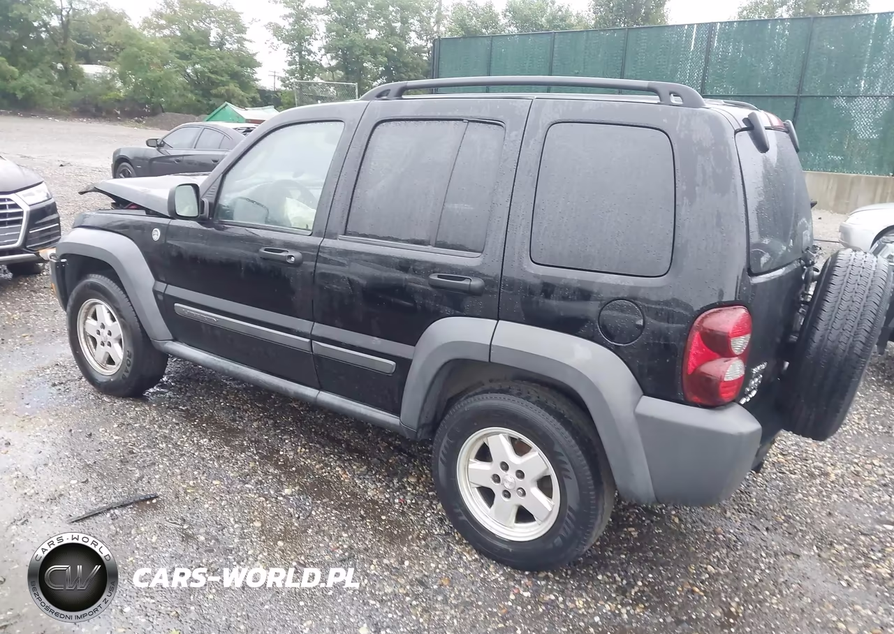 2007 Jeep Liberty Sport VIN:1J4GL48K27W701823 - 3