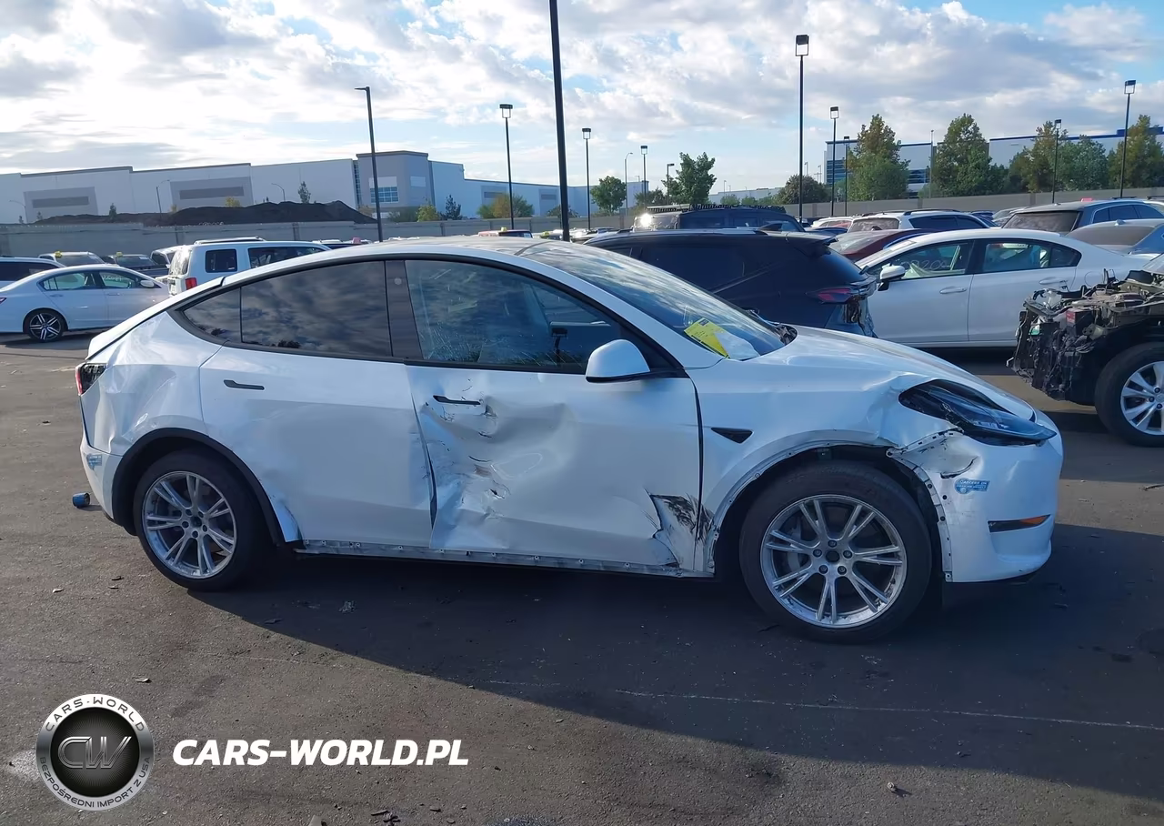 2021 Tesla Model Y Long Range Dual Motor All-Wheel Drive VIN:5YJYGDEE3MF145616 - 14