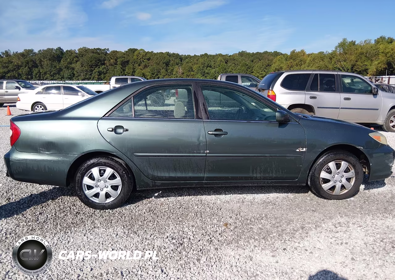 2002 Toyota Camry Le VIN:4T1BE32K92U558026 - 14