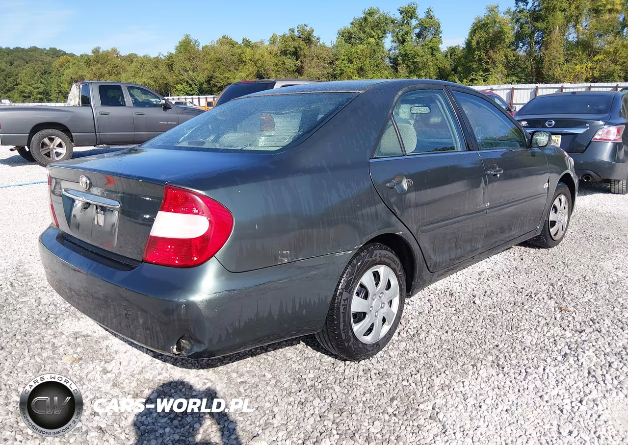 2002 Toyota Camry Le VIN:4T1BE32K92U558026 - 4