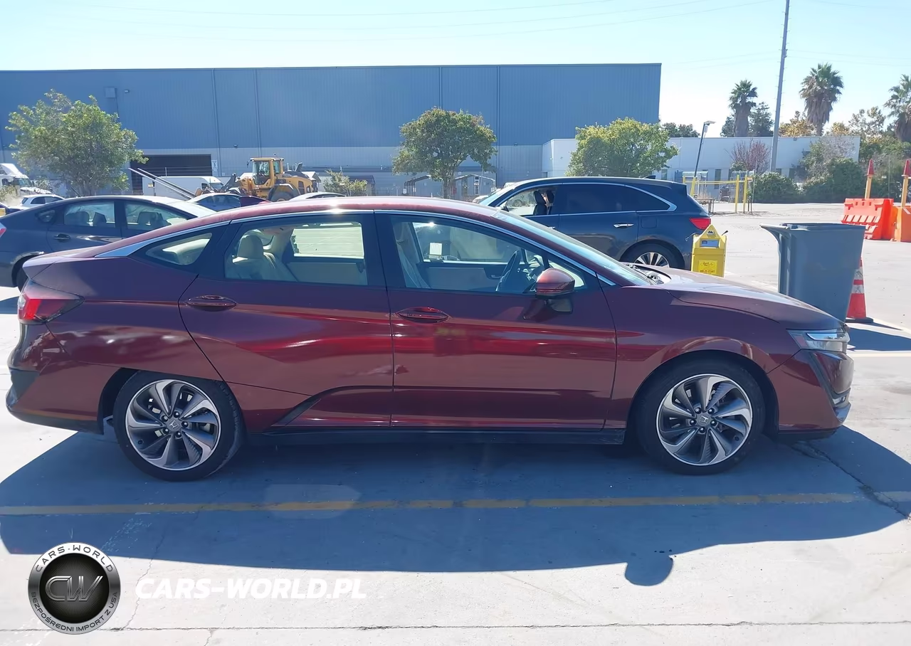 2018 Honda Clarity Plug-In Hybrid Touring VIN:JHMZC5F36JC024265 - 13