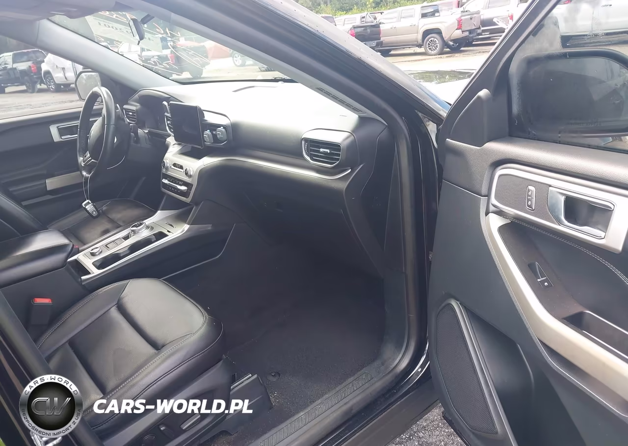 2020 Ford Explorer Xlt VIN:1FMSK8DH3LGC55685 - 5