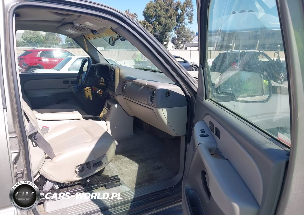 2002 Chevrolet Suburban K1500 VIN:1GNFK16T82J208546 - 5