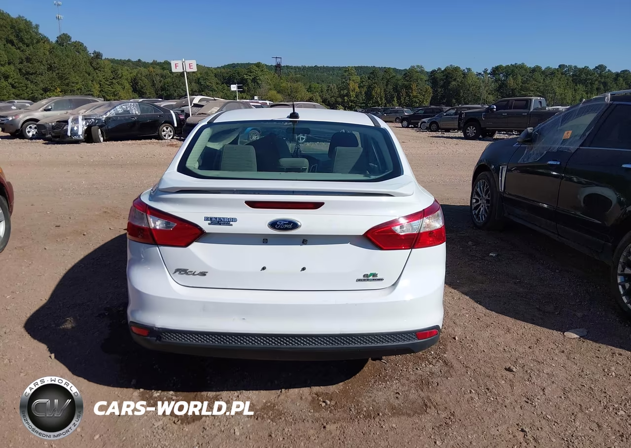 2012 Ford Focus Se VIN:1FAHP3F21CL443811 - 17