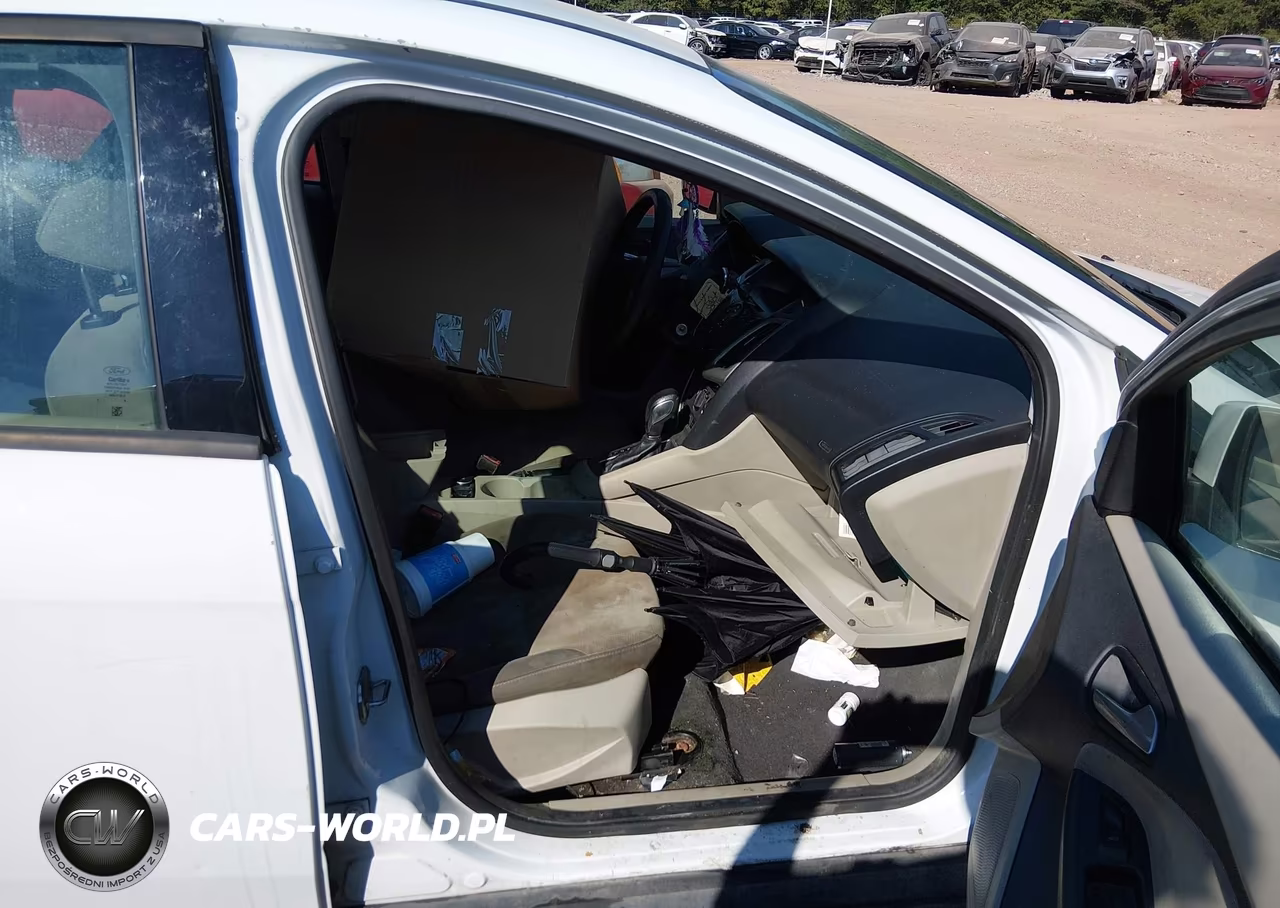 2012 Ford Focus Se VIN:1FAHP3F21CL443811 - 5