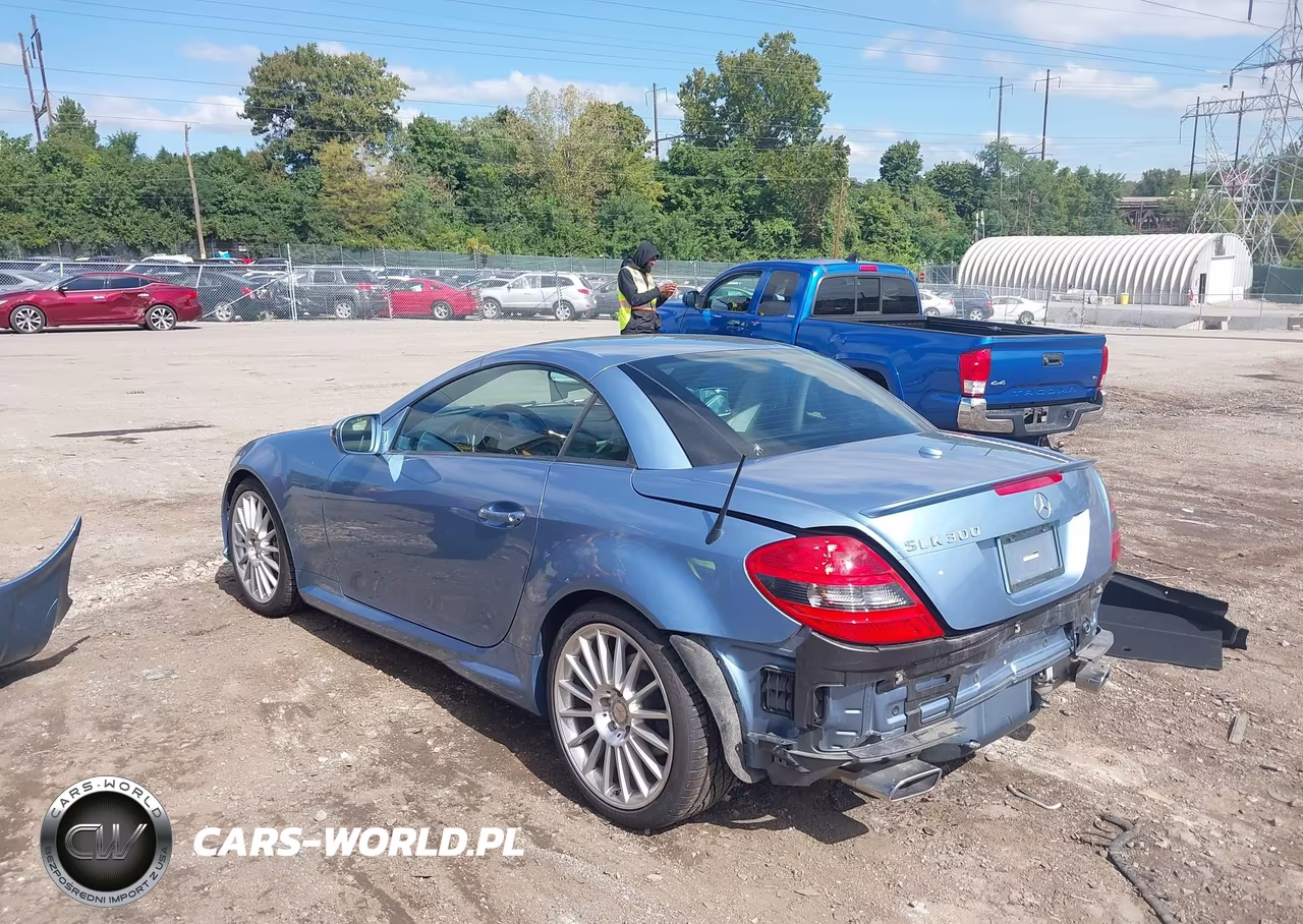 2011 Mercedes-Benz Slk 300 VIN:WDBWK5EA2BF238921 - 3