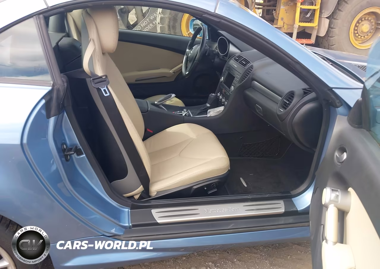 2011 Mercedes-Benz Slk 300 VIN:WDBWK5EA2BF238921 - 5