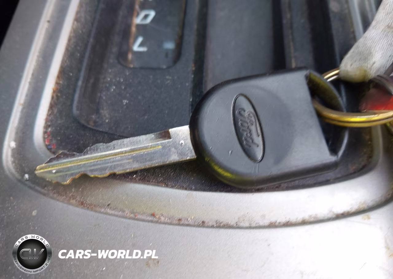2008 Ford Focus Se-Ses VIN:1FAHP35N38W281486 - 11