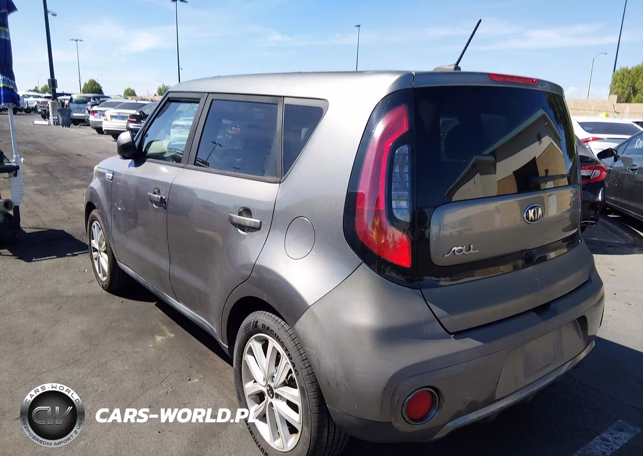 2018 Kia Soul + VIN:KNDJP3A55J7529318 - 14