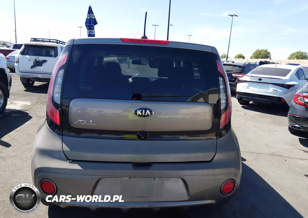 2018 Kia Soul + VIN:KNDJP3A55J7529318 - 16
