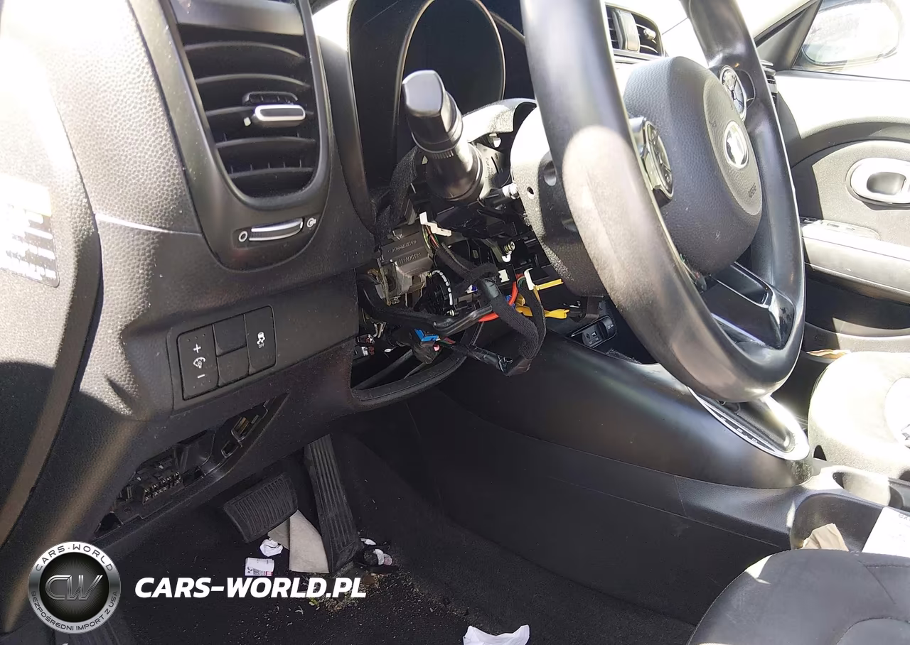 2018 Kia Soul + VIN:KNDJP3A55J7529318 - 18