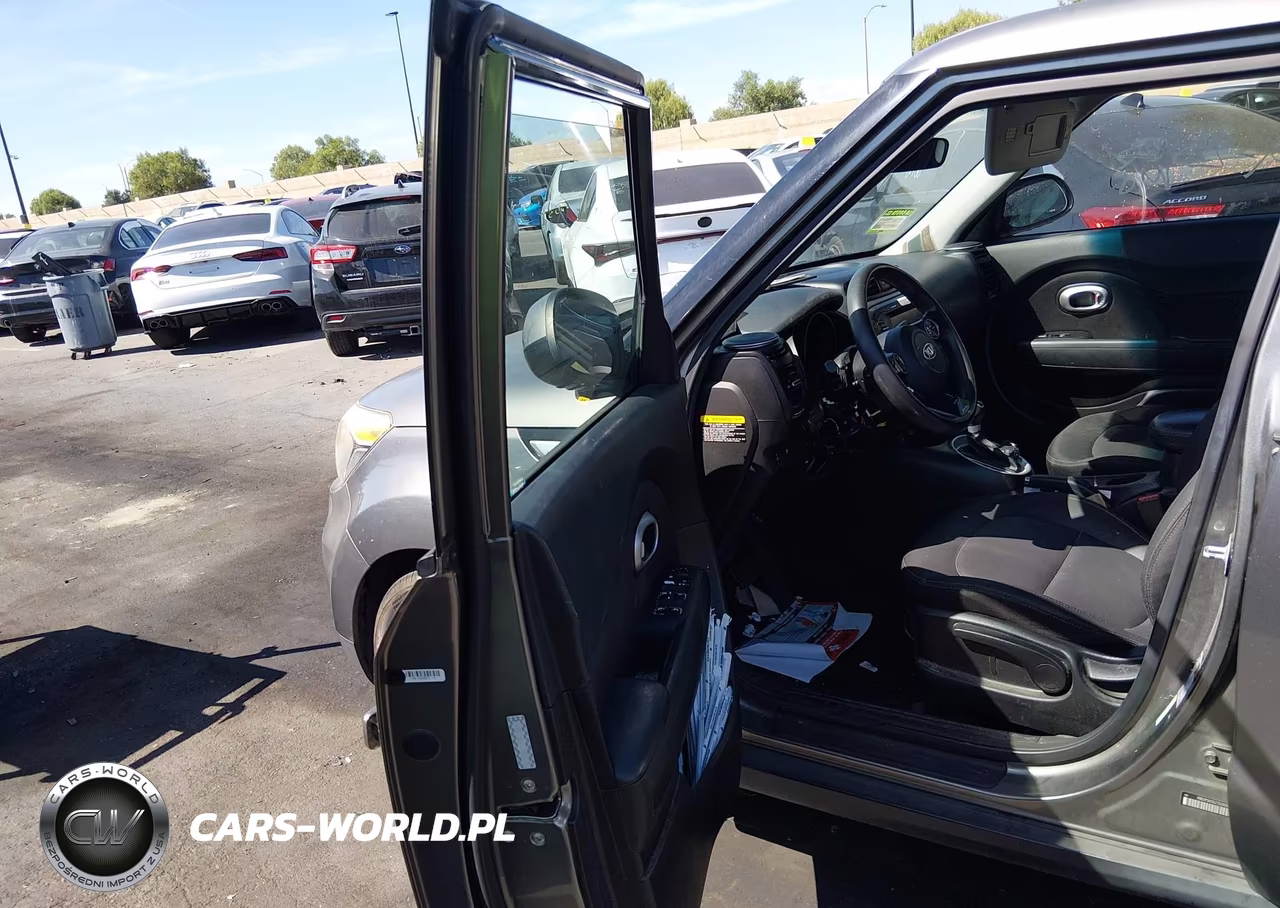 2018 Kia Soul + VIN:KNDJP3A55J7529318 - 5