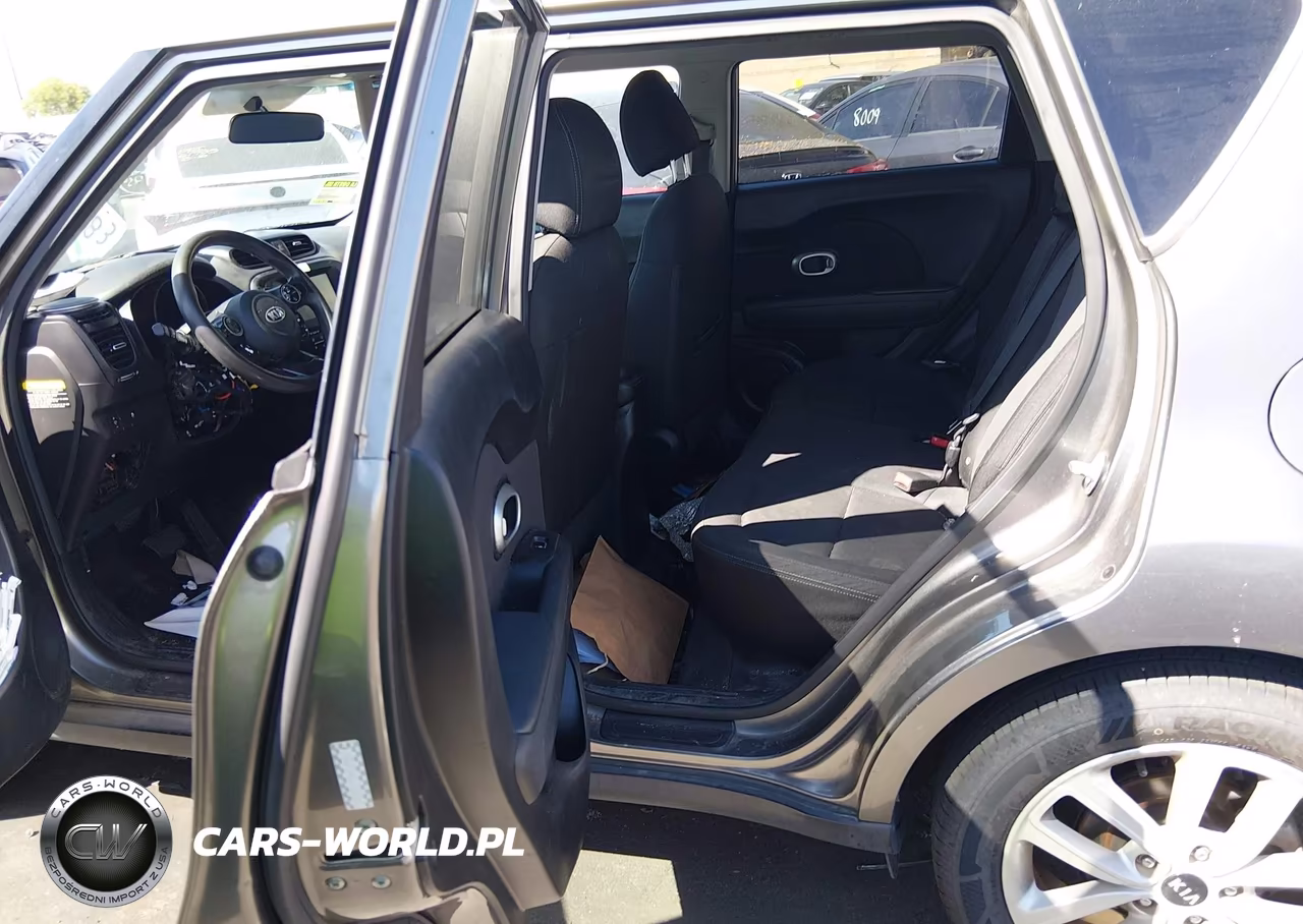 2018 Kia Soul + VIN:KNDJP3A55J7529318 - 8