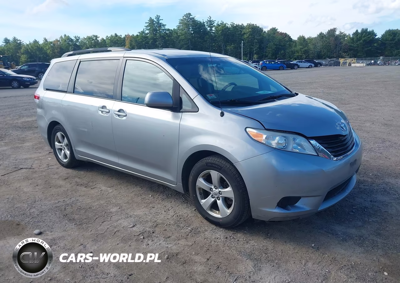 2011 Toyota Sienna Le V6 VIN:5TDKK3DCXBS011497 - 1
