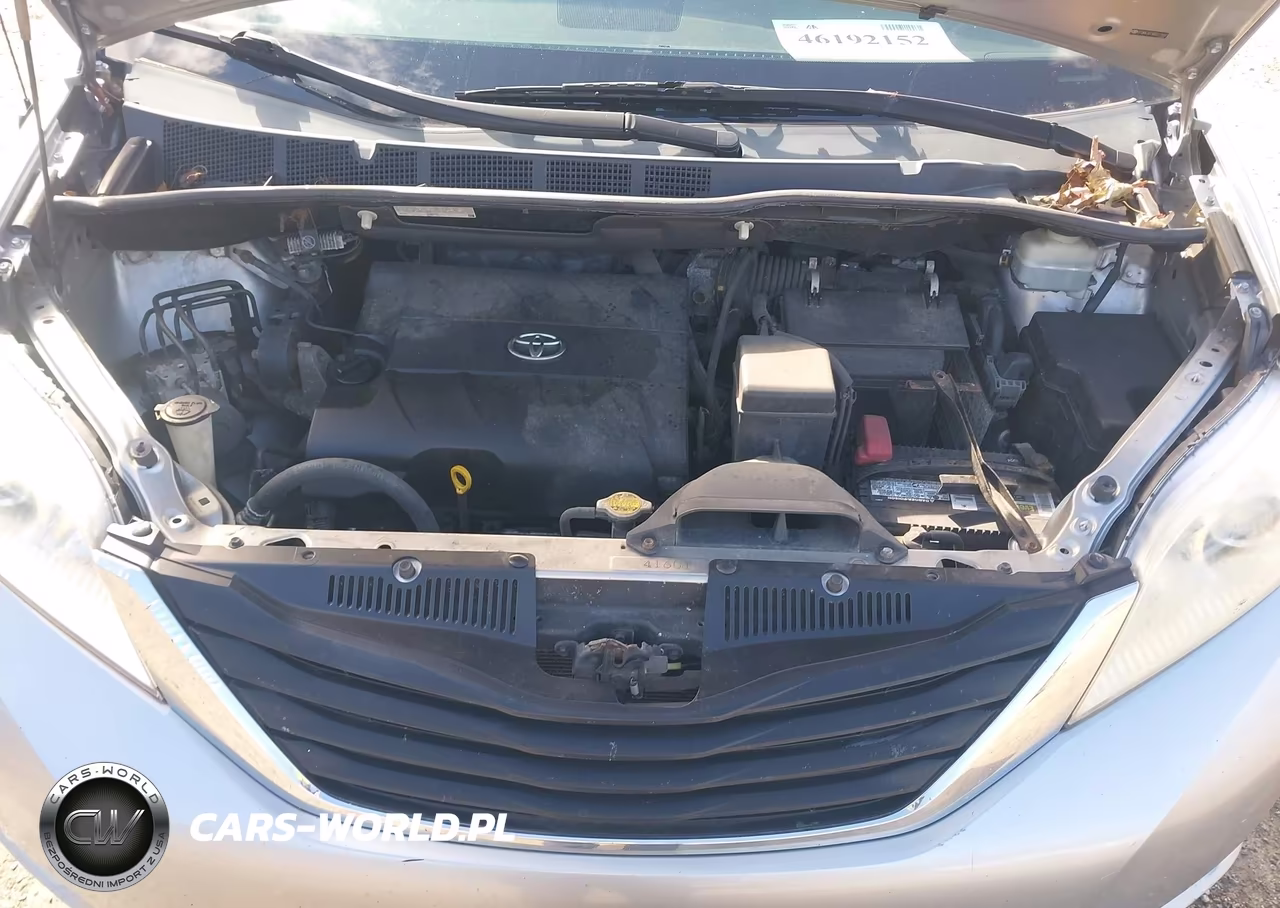 2011 Toyota Sienna Le V6 VIN:5TDKK3DCXBS011497 - 10