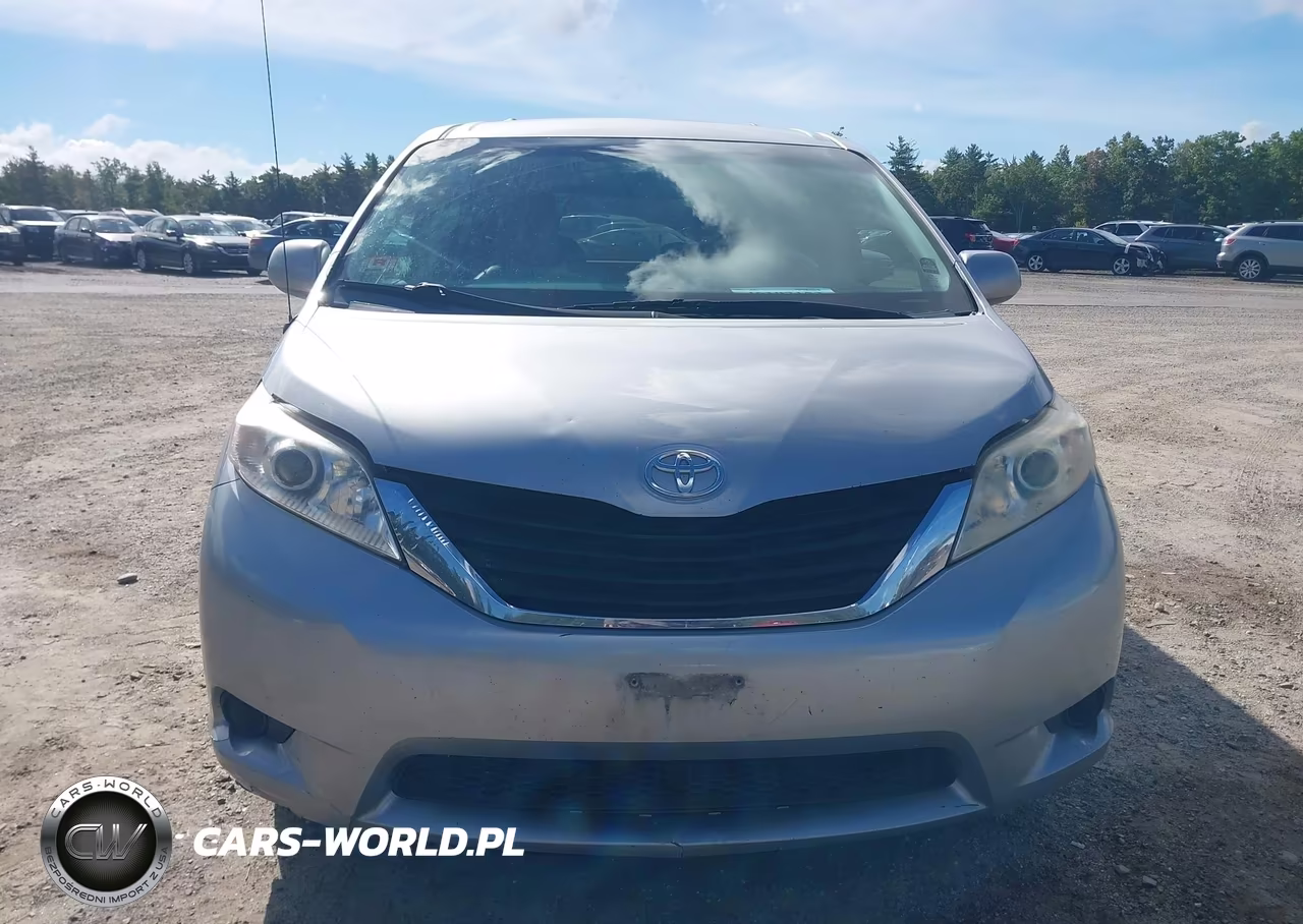 2011 Toyota Sienna Le V6 VIN:5TDKK3DCXBS011497 - 13