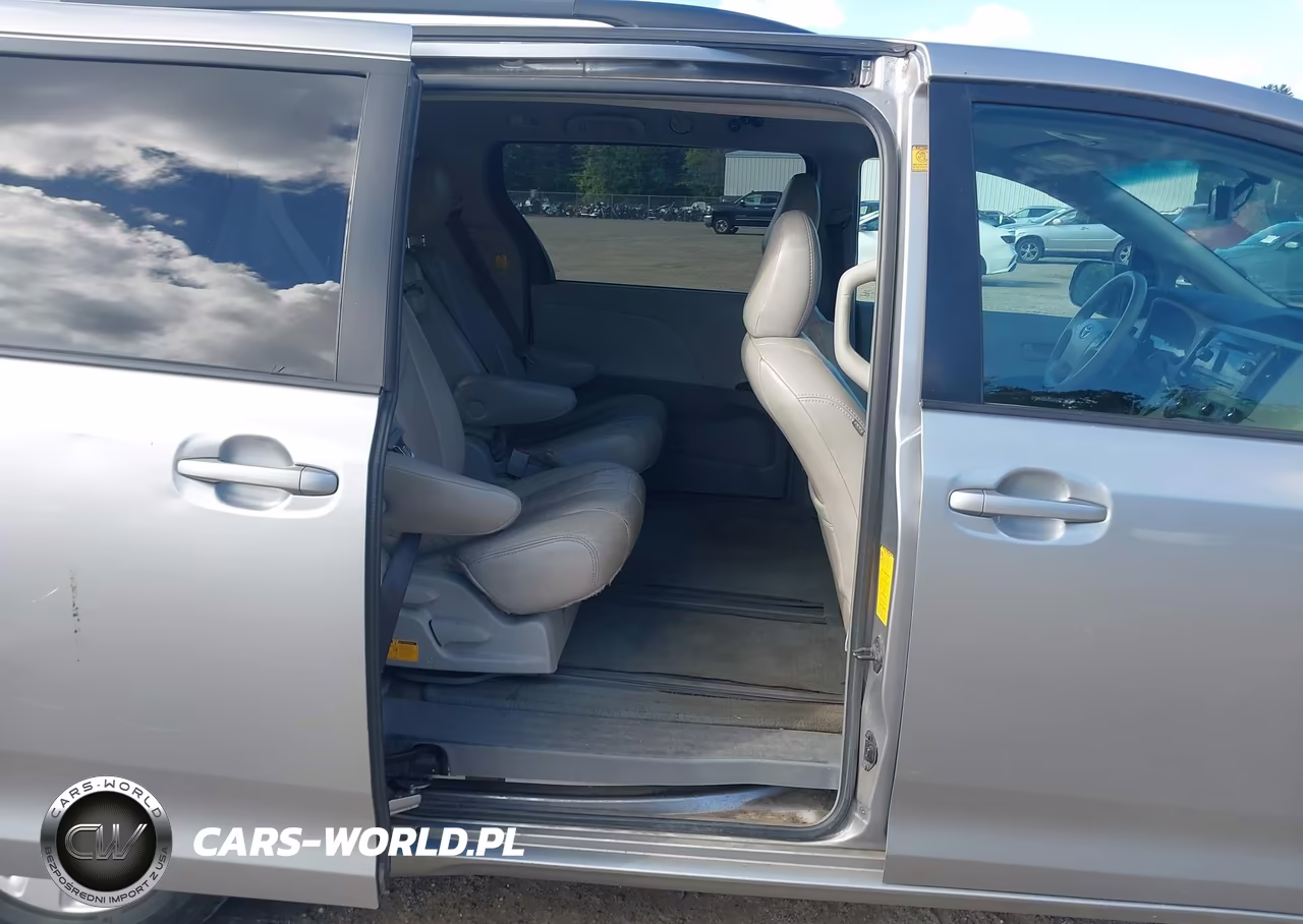 2011 Toyota Sienna Le V6 VIN:5TDKK3DCXBS011497 - 8