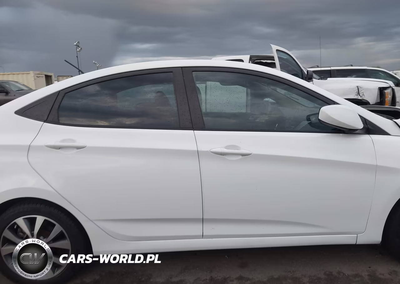 2015 Hyundai Accent Gls VIN:KMHCU4AE2FU923824 - 14