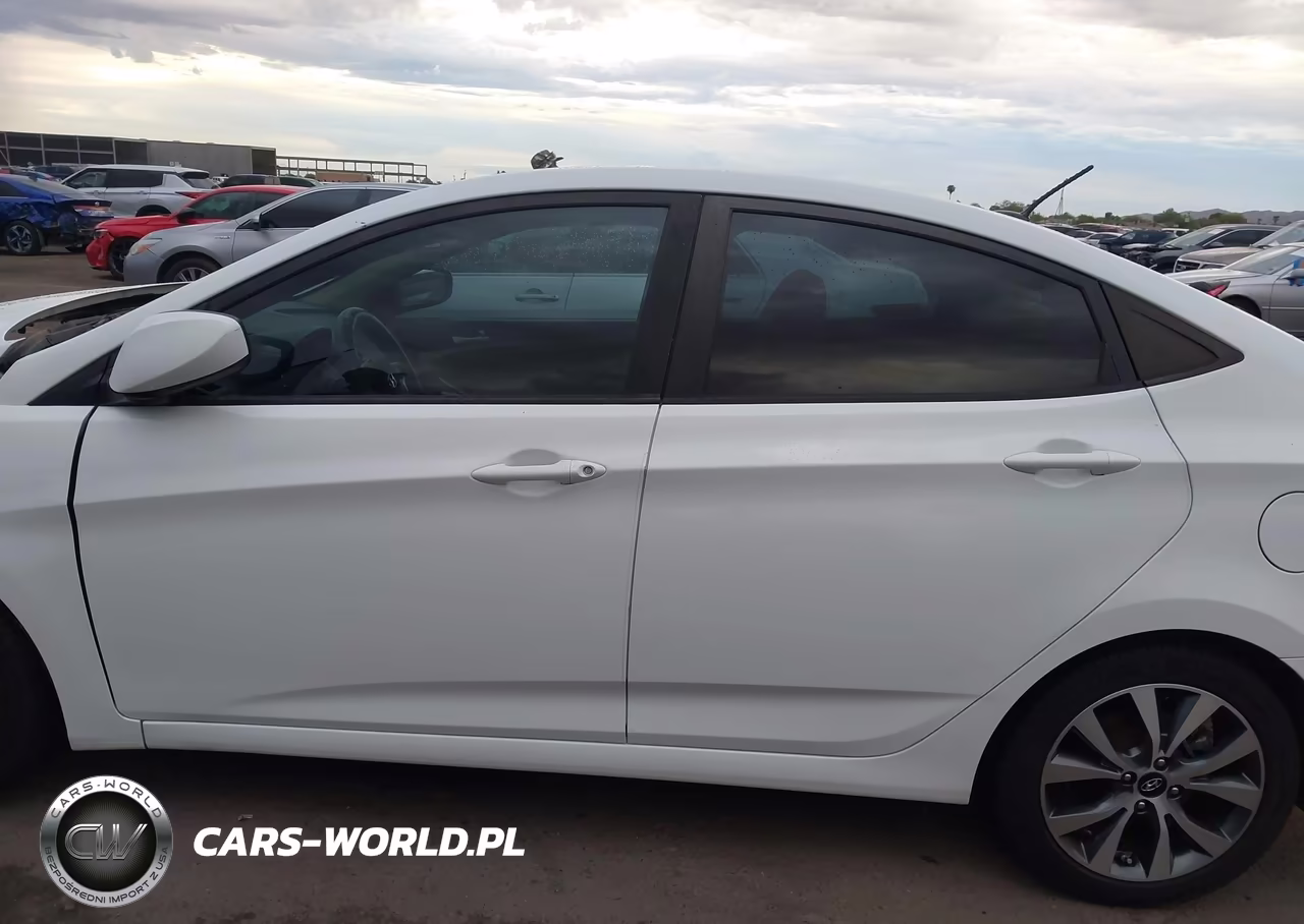 2015 Hyundai Accent Gls VIN:KMHCU4AE2FU923824 - 15