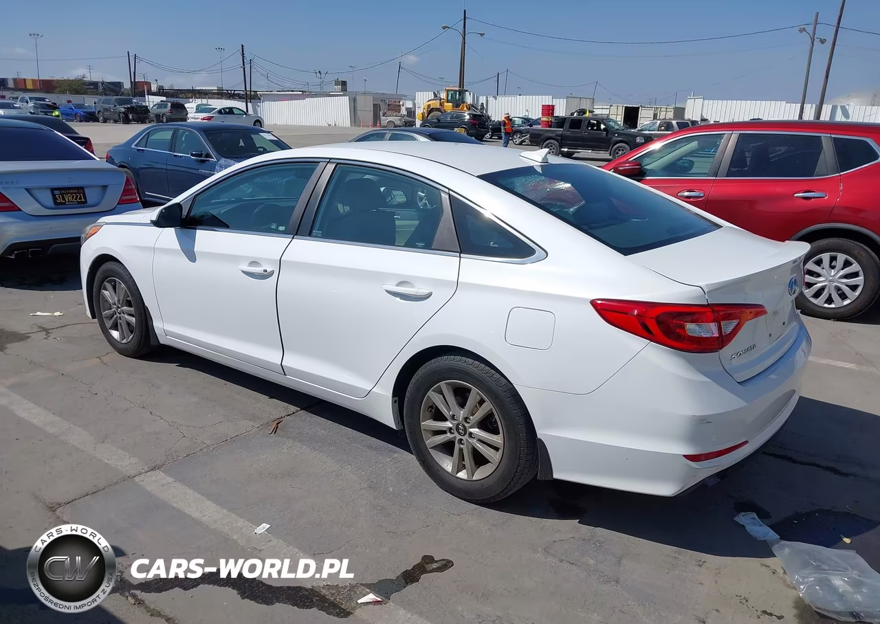 2015 Hyundai Sonata Se VIN:5NPE24AF7FH179952 - 3