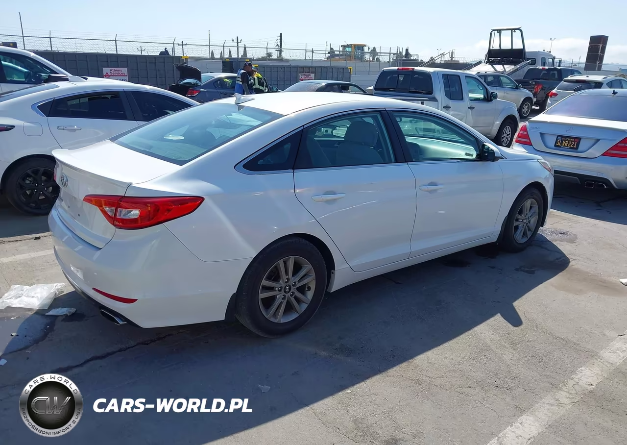 2015 Hyundai Sonata Se VIN:5NPE24AF7FH179952 - 4