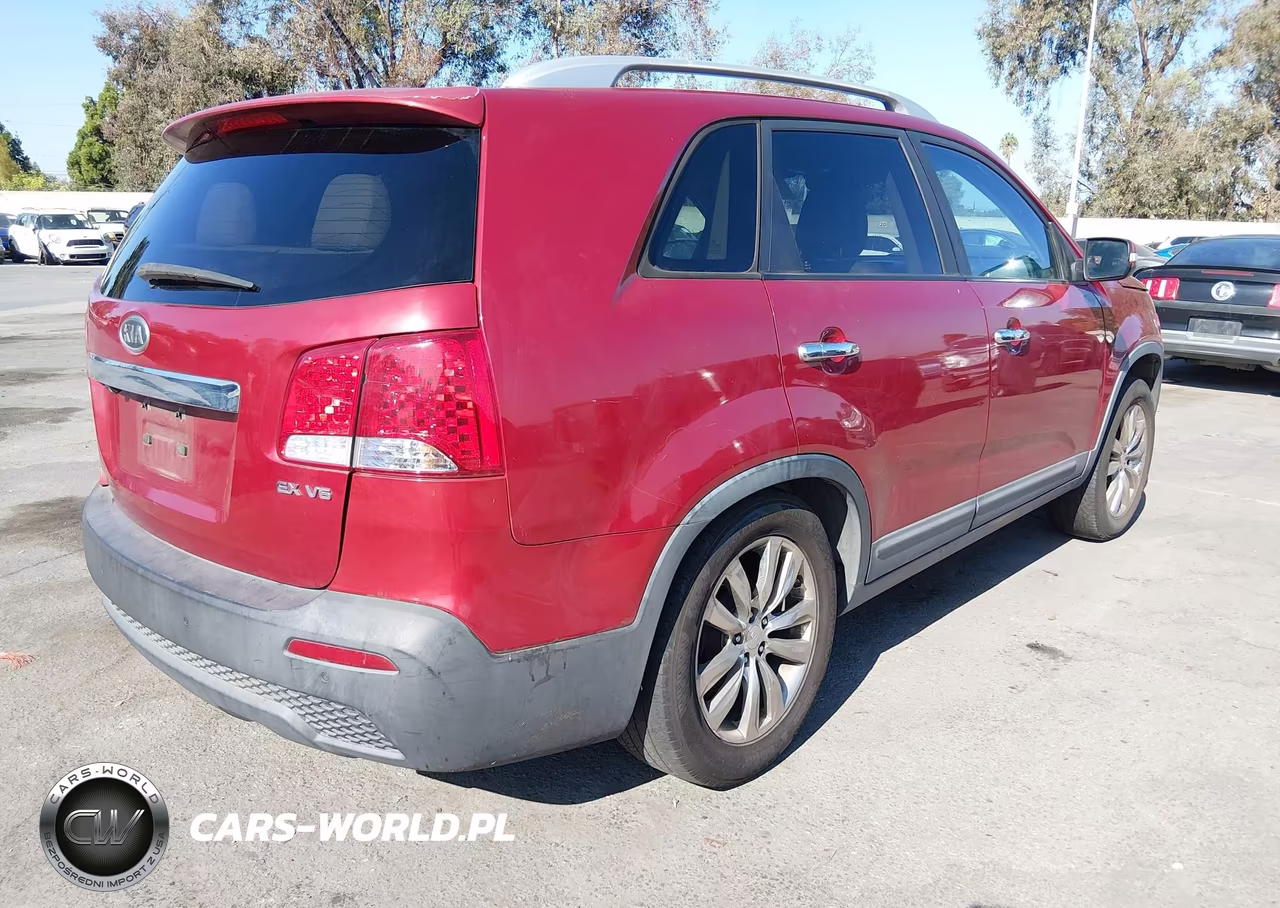2011 Kia Sorento Ex V6 VIN:5XYKU4A23BG045581 - 4