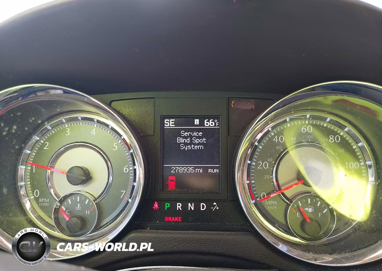 2014 Chrysler Town & Country Touring-L VIN:2C4RC1CG5ER168338 - 7