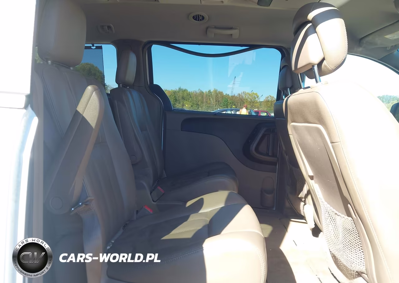 2014 Chrysler Town & Country Touring-L VIN:2C4RC1CG5ER168338 - 8