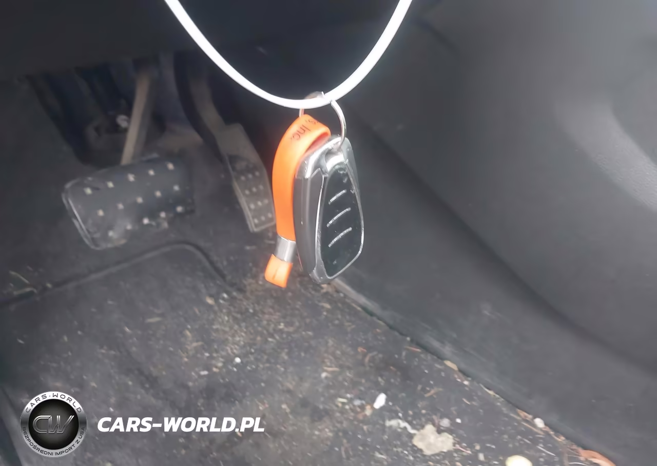 2019 Chevrolet Traverse Premier VIN:1GNEVKKW4KJ264833 - 11