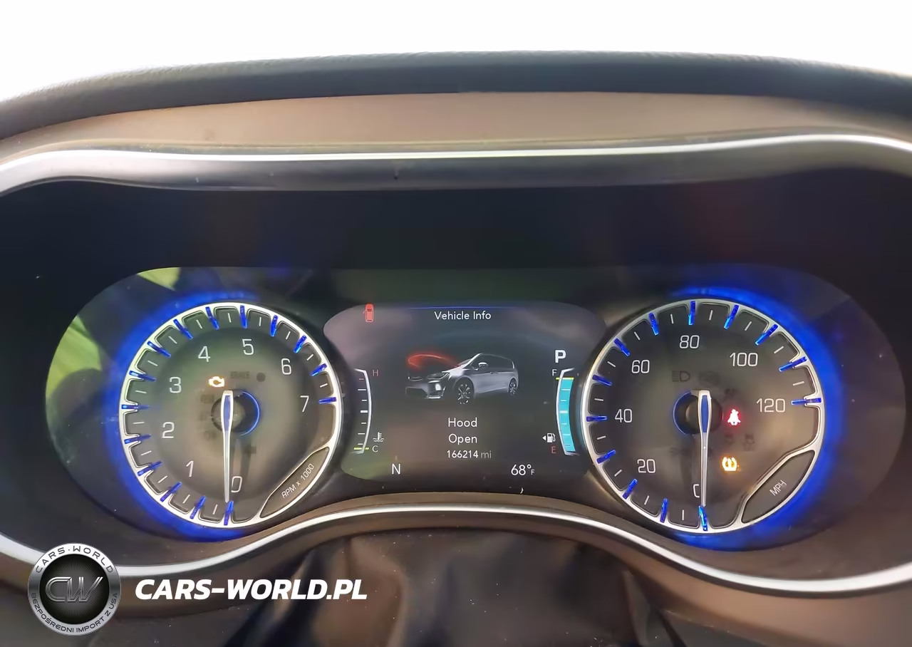 2017 Chrysler Pacifica Touring-L Plus VIN:2C4RC1EG6HR708779 - 7