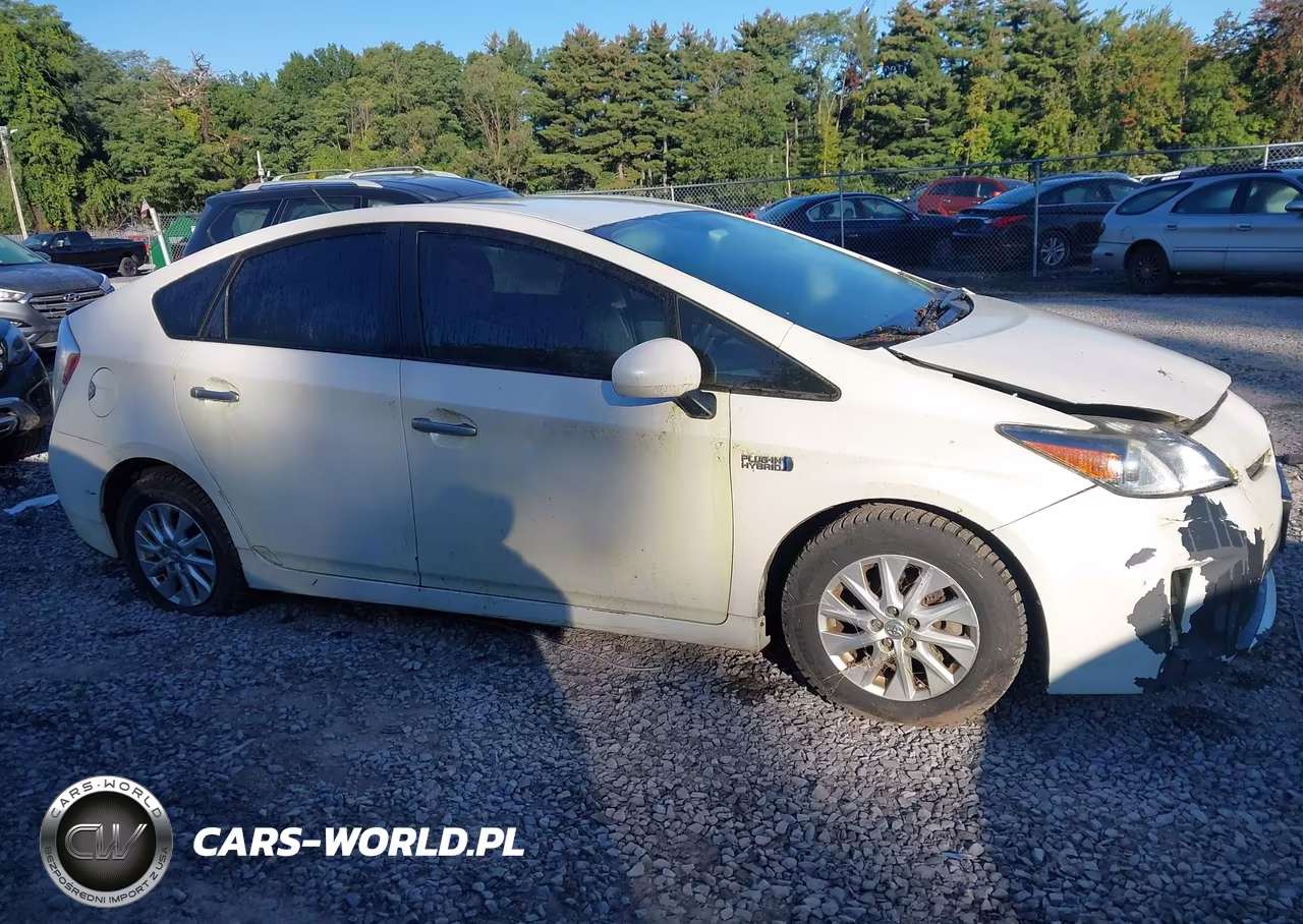 2013 Toyota Prius Plug-In VIN:JTDKN3DP4D3046258 - 13